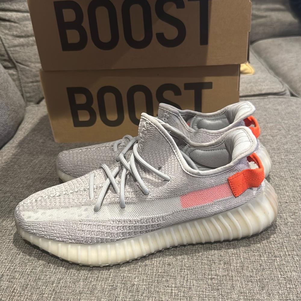 Yeezy Boost 350 V2